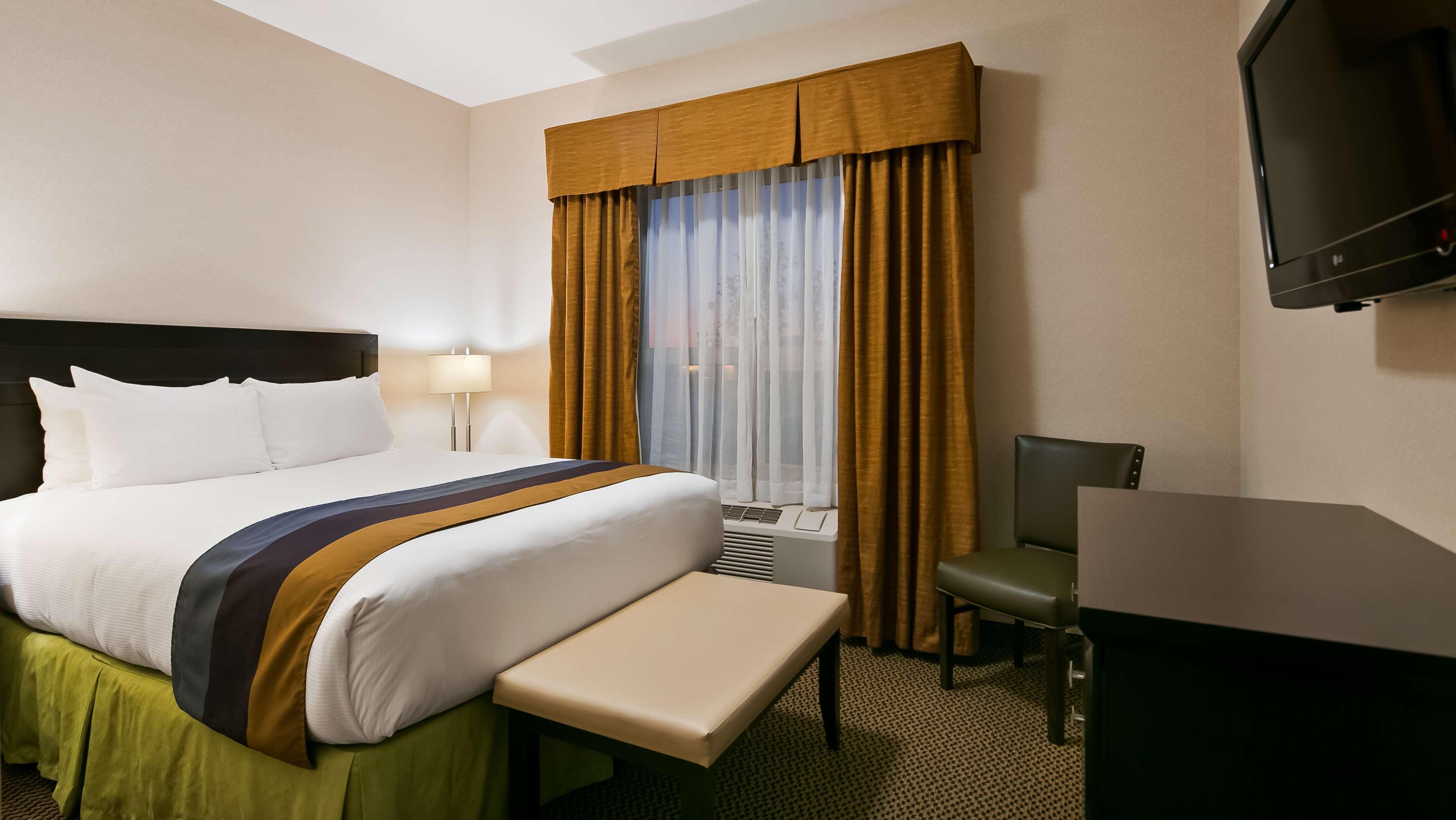 Best Western Wainwright Inn & Suites Esterno foto