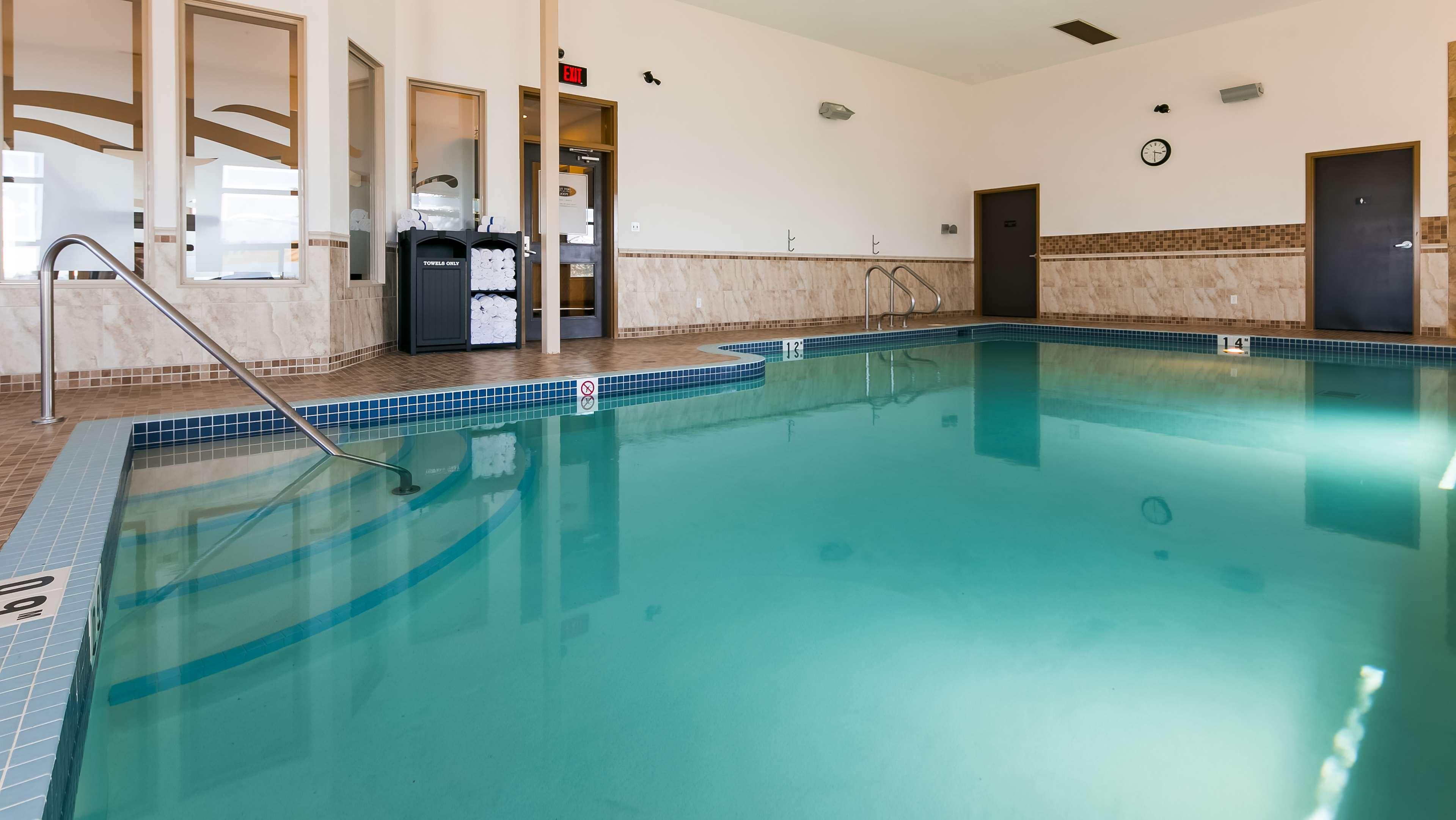 Best Western Wainwright Inn & Suites Esterno foto