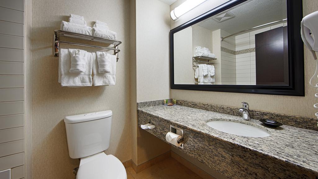Best Western Wainwright Inn & Suites Esterno foto