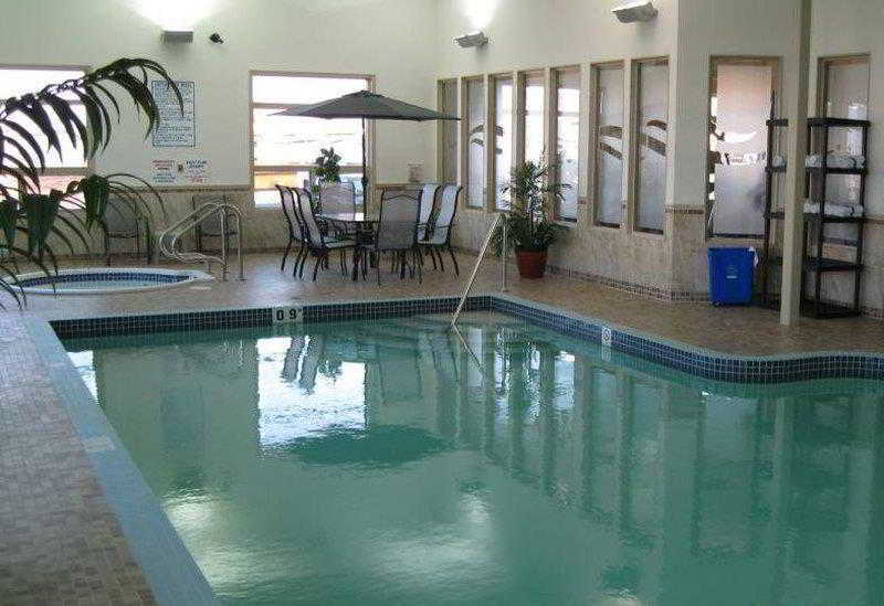 Best Western Wainwright Inn & Suites Esterno foto
