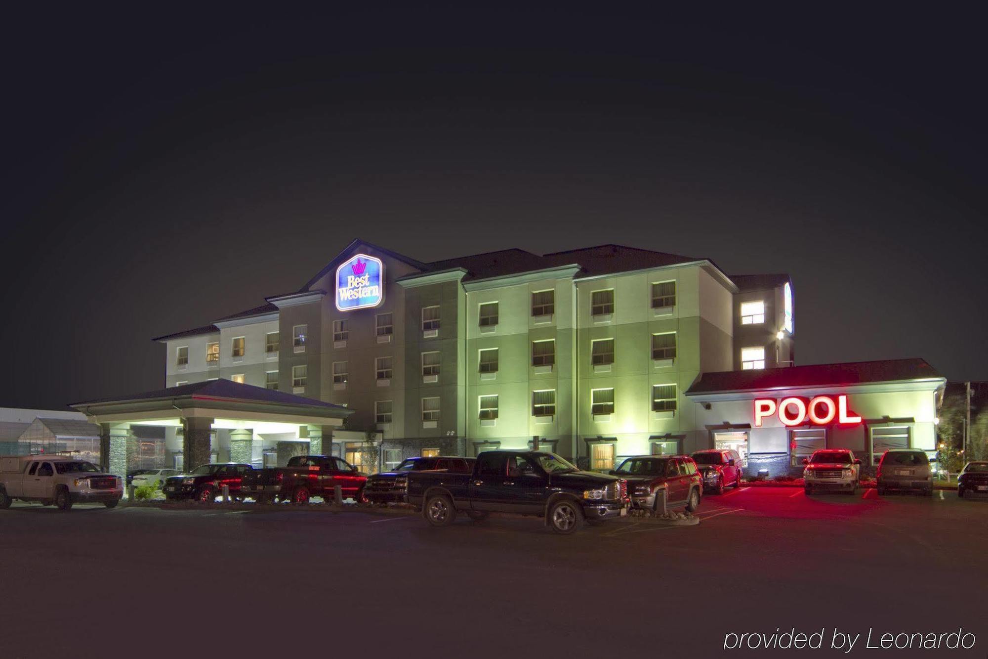Best Western Wainwright Inn & Suites Esterno foto