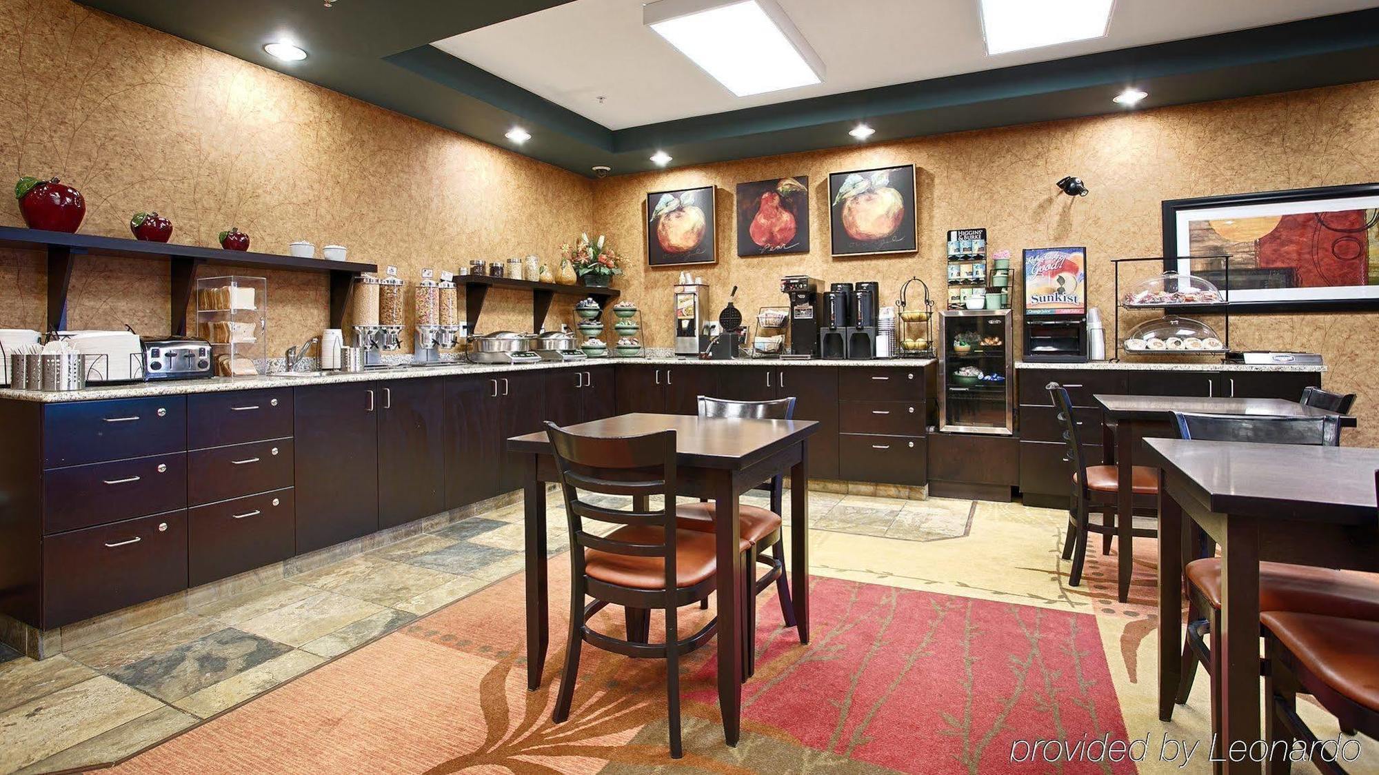 Best Western Wainwright Inn & Suites Esterno foto